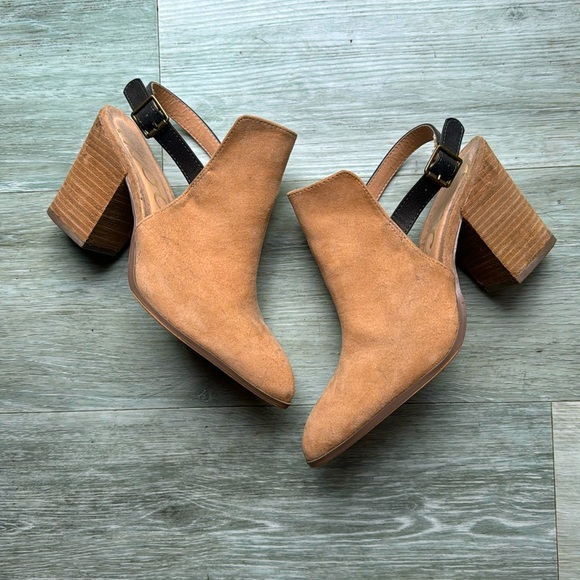 Vici Tan Booties W/ Ankle Straps Size 10 - Picture 1 of 3
